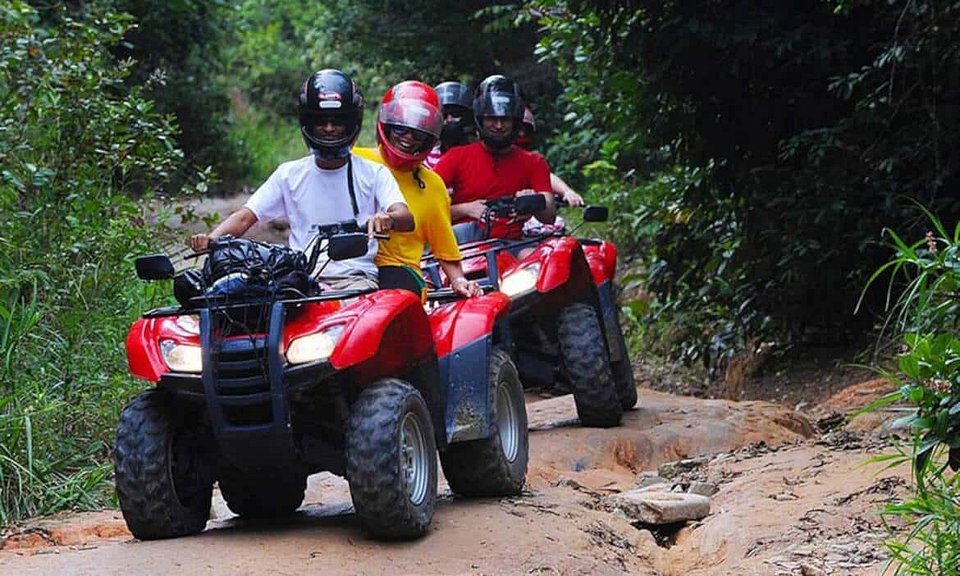 Passeios de Quadriciclo e Cavalgadas